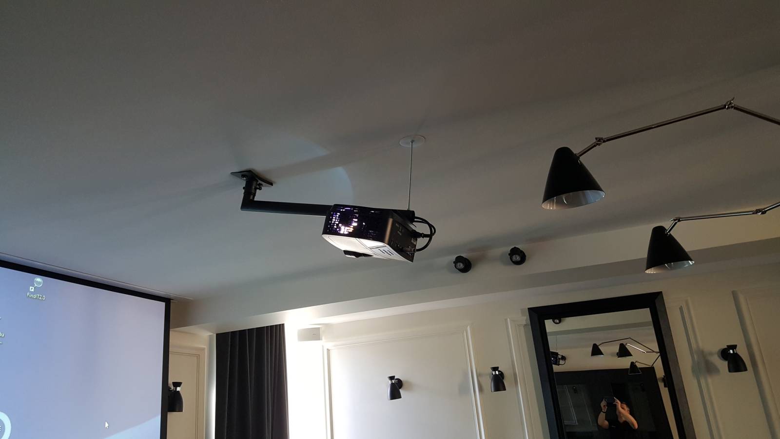 Installation d'enceintes Bose dans le Restaurant L'Octave et ses 3 salles de réunions à Lyon 9