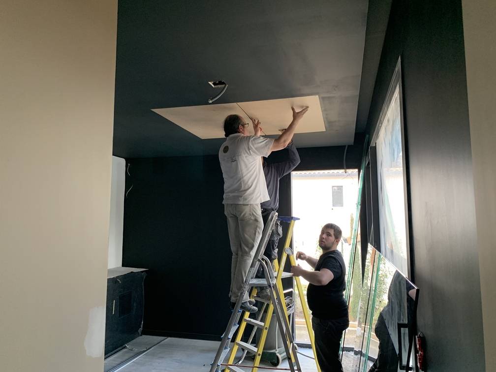 Installation d'équipement audio vidéo et domotique pour une maison neuve en construction à Megève