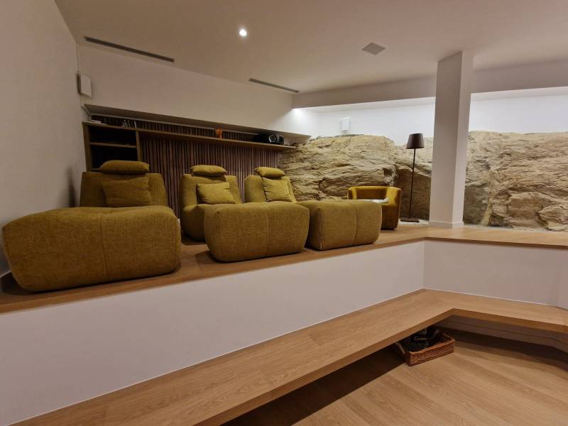 Conception d'une salle de cinéma privée en Espagne