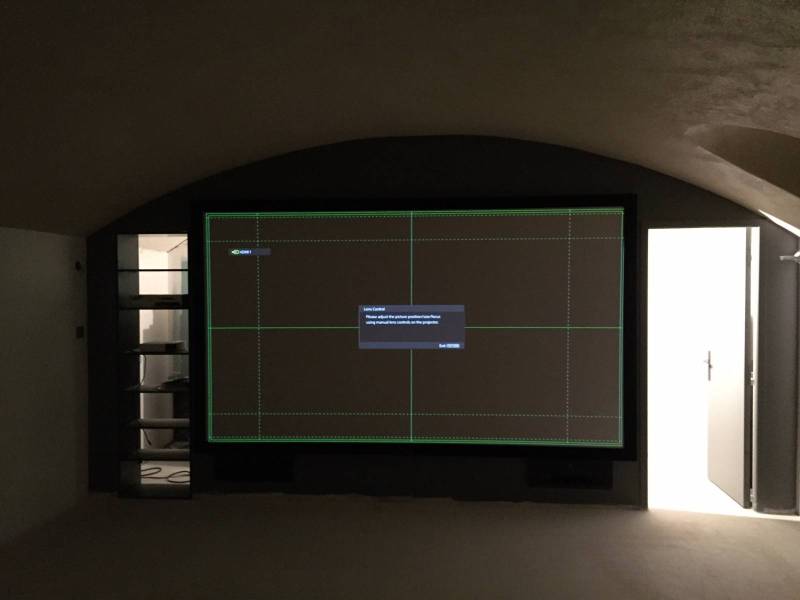 Création d’une salle de cinéma privée dans une cave voûtée à Lyon